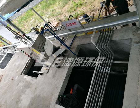 化妝品廢水處理過程中好氧池產(chǎn)生泡沫的原因？